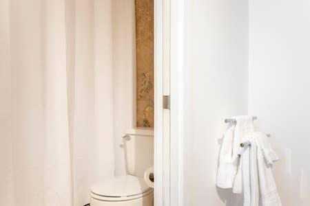 Lejlighed Big Bright 1 Bedroom At U/shaw + 14th On Quaint Swann Washington
